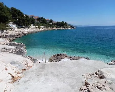 Sunset Dreams - 5min Beach Walk Apartment